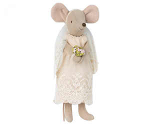 
            
                Load image into Gallery viewer, Wedding Mice Couple in a Box
            
        