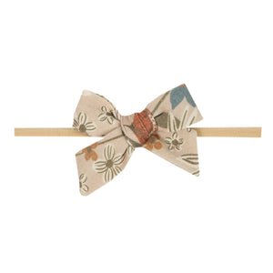 
            
                Load image into Gallery viewer, Eden Classic Nylon Bow
            
        