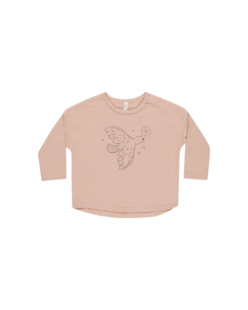 Relaxed fit long sleeve crewneck tee made from the softest cotton slub fabric. Featuring a gentle curved hemline. 

Featuring a 'dove' graphic on rose pink