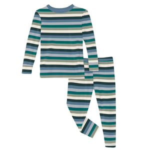 
            
                Load image into Gallery viewer, Print Long Sleeve Pajama Set in Snowy Stripe
            
        