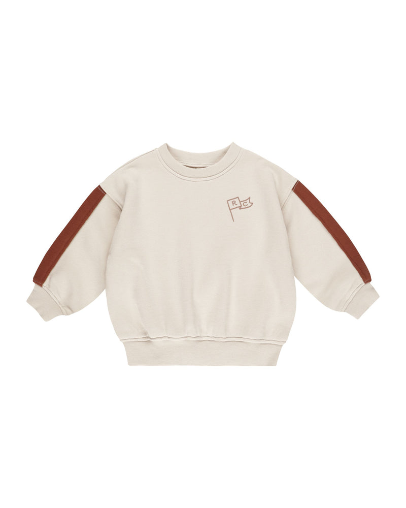 Relaxed fit sweatshirt in soft and cozy sweatshirt fabric

Ivory with contrasting  brick red details on chest and sleeves 